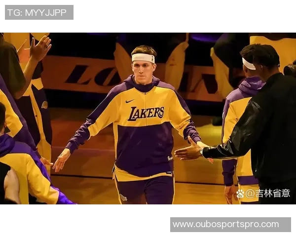 里夫斯伤病或将影响未来发展但他选择继续留在湖人队